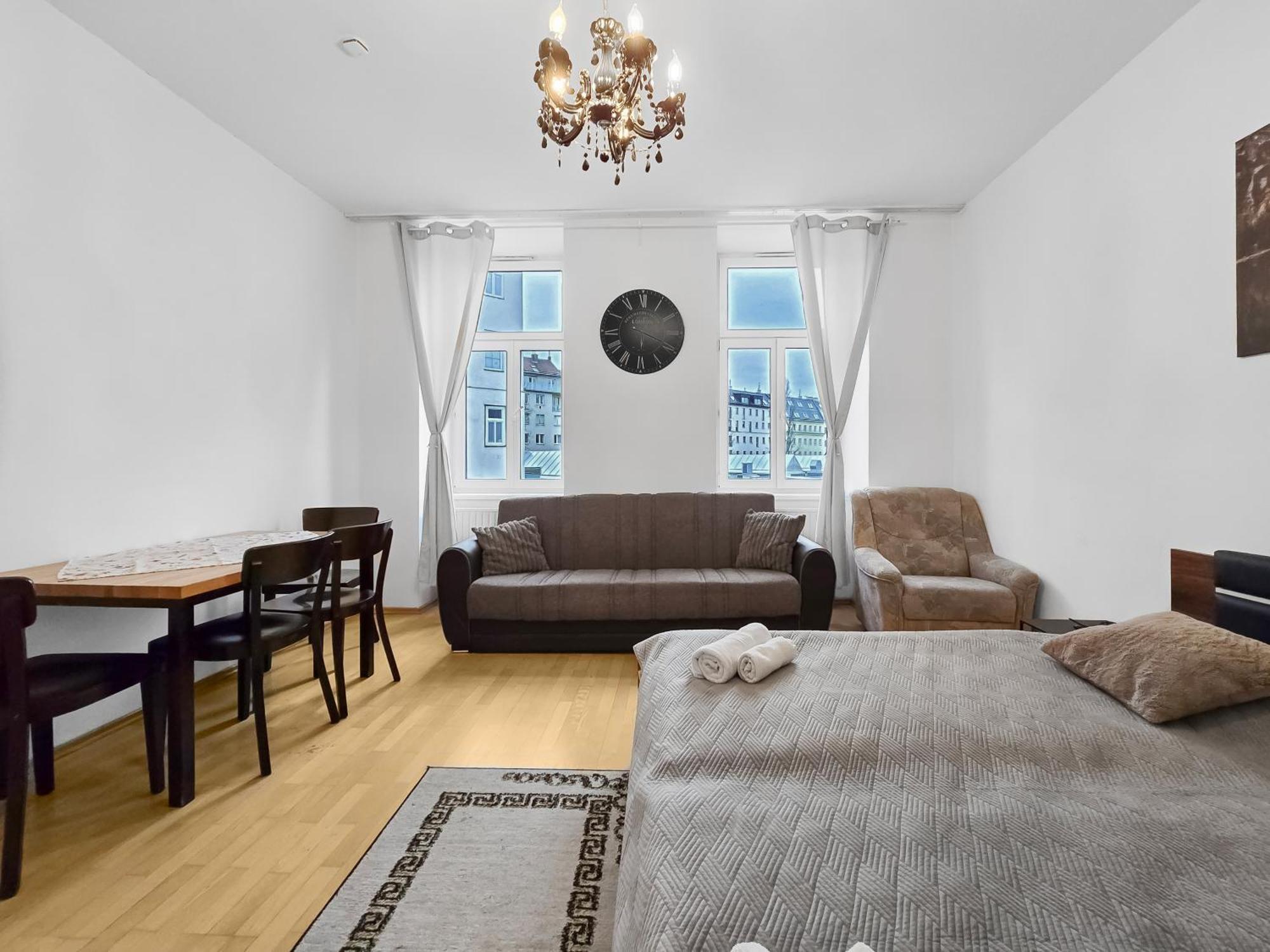 Three King-Size Beds, Three Bedrooms Vienna Exterior photo