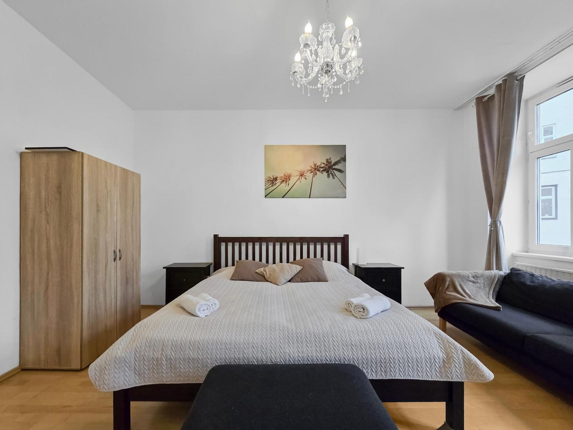 Three King-Size Beds, Three Bedrooms Vienna Exterior photo